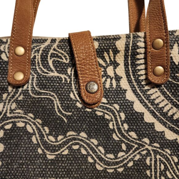 Myra Bag Abridge Weekender Bag Upcycled Beige & Black Canvas w/Leather Cowhide - Picture 2 of 11